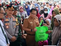 Pj Bupati Kapuas Resmikan Gerakan Pasar Murah