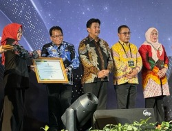 Pj Bupati Kapuas Terima Penghargaan dari ANRI