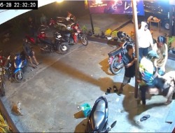 Viral! Empat Remaja Dipukul Bertubi-tubi