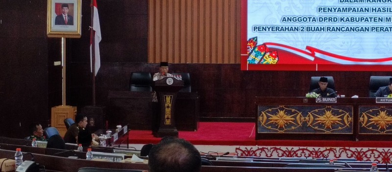 Dewan Mura