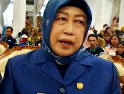 Apresiasi DKPP Bagikan Bibit Tanaman