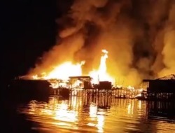 Lima Unit Rumah di Kapuas Hangus Terbakar