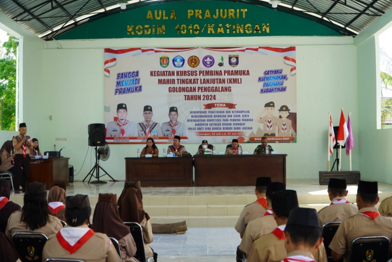 pembina pramuka