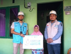 PLN Nyalakan Mimpi, Murtini Kini Miliki Listrik Sendiri