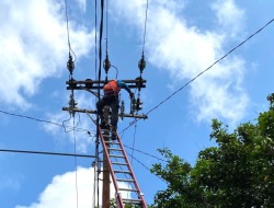 PLN Bangun Jaringan Listrik Demi Mendukung Peningkatan Layanan Kesehatan Masyarakat
