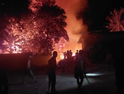 Barak Tujuh Pintu dan Gedung Walet Terbakar