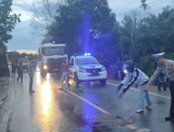 Pemotor Tewas di Tengah Hujan Deras