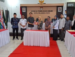 KPU Palangka Raya Beri Santunan Kecelakaan kepada Pantarlih