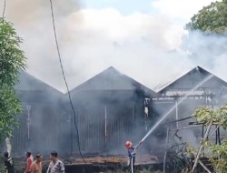 Ruko Empat Pintu Pahandut Seberang Terbakar