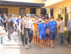 “Ninja” Sawit Kembali Beraksi, Polisi Amankan 31 Pelaku Pencuri TBS Milik Perusahaan
