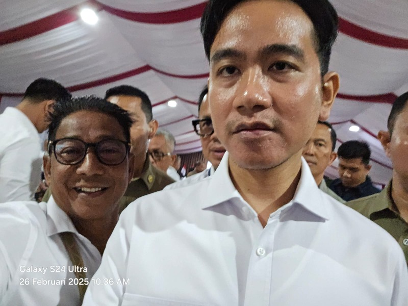 Bangun Komunikasi