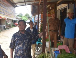 Bupati Katingan Cek Harga Sembako di Pasar Tumbang Sanamang