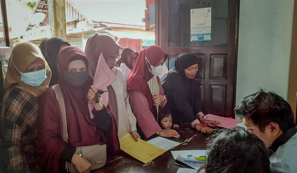 Ratusan