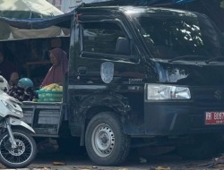 Mobil “Bergincu” Merah “Disulap” Jadi Lapak Sayur, Disinyalir Milik Kelurahan Kereng Bangkirai