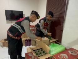 Tanpa Izin Edar, Ratusan Botol Miras Disita Polisi