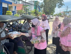 Semangat Ramadhan, PLN UID Kalselteng Gelar Aksi Sosial Srikandi Berbagi