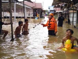 Kapuas Hulu Dilanda Banjir, Sejumlah Warga Terpaksa Mengungsi