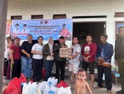 Wakil Bupati Mura Salurkan Batuan Bagi Warga di Kawasan Banjir