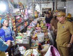 Wakil Bupati Kapuas Tinjau Pasar Blok R, Pastikan Ketersediaan Bahan Pokok