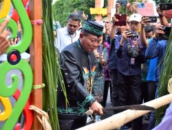 Resmi Memimpin Kapuas, Wiyatno & Dodo Disambut Ritual Adat Dayak: Potong Pantan Penuh Makna