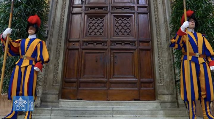 Pintu Kapel Sistina