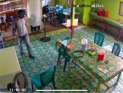 Terekam CCTV! Detik-Detik Maling Gasak Dua HP di Warung Makan Kota Besi