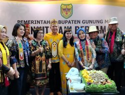Bupati Gumas: Batik Khas Gunung Mas Banyak Diminati Pengunjung