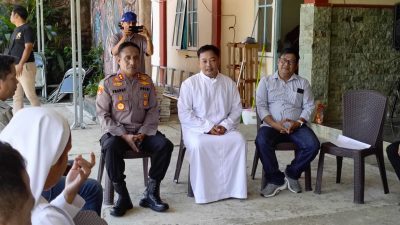 Kapolres Mura Gelar Silaturahmi Kamtibmas ke Gereja Katolik Puruk Cahu