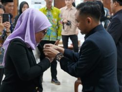 165 ASN Pemko Palangka Raya Terima Tanda Kehormatan Satyalancana Karya Satya