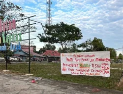 Proyek RTH Rp2,4 Miliar di Kapuas Bikin Ribut! Pekerja Tagih Upah Lewat Spanduk, Kontraktor Menghilang?