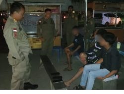 Satpol PP Kobar Amankan Remaja Diduga Konsumsi Alkohol di Pangkalan Bun Park