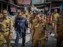 Wali Kota Palangka Raya Tinjau Lokasi Kebakaran di Pahandut, Salurkan Bantuan untuk Korban