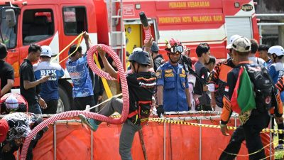 Aksi Heroik Relawan Damkar Meriahkan HUT ke-68 Kota Palangka Raya
