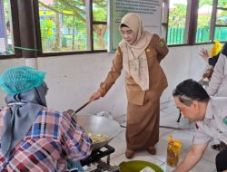 Pemko Palangka Raya Latih Warga Buat Stik Ikan, Dorong Wirausaha Baru