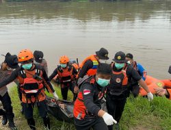 Dua Korban Kapal Tenggelam di Sungai Barito Ditemukan, Satu Masih Hilang