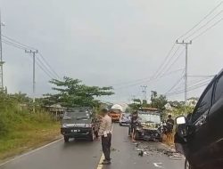 Tabrakan Dua Mobil di Jalan Trans Kalimantan Pulang Pisau, Diduga Akibat Jalan Licin