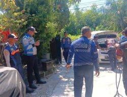Evakuasi Cepat! Mobil Mogok di Jalan G Obos XIXA Dibantu Tim Damkar Palangka Raya