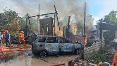 Pagi Mencekam di Baamang Hulu, Rumah dan Dua Mobil Ludes Dilalap Api