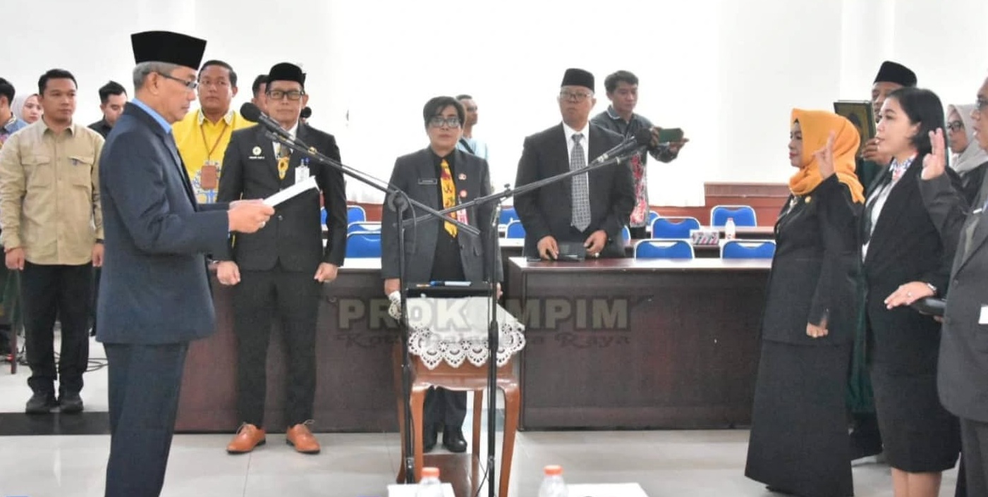 14 pejabat