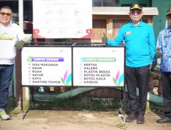 PLN Kalselteng Donasikan Tempat Sampah Botol Plastik, Wujud Komitmen Jaga Kelestarian Lingkungan