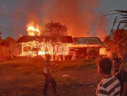 Empat Rumah dan Satu Gedung Walet di Petak Bahandang Ludes Terbakar