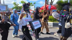 bertopeng tikus