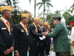PLN Kalselteng Beri Santunan kepada Veteran dan Pahlawan Kelistrikan Usai Upacara HUT RI ke-80