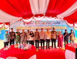 Bupati dan Wabup Pulang Pisau Hadiri Kick Off Gerakan Pangan Murah Polri, 8 Ton Beras Dibagikan