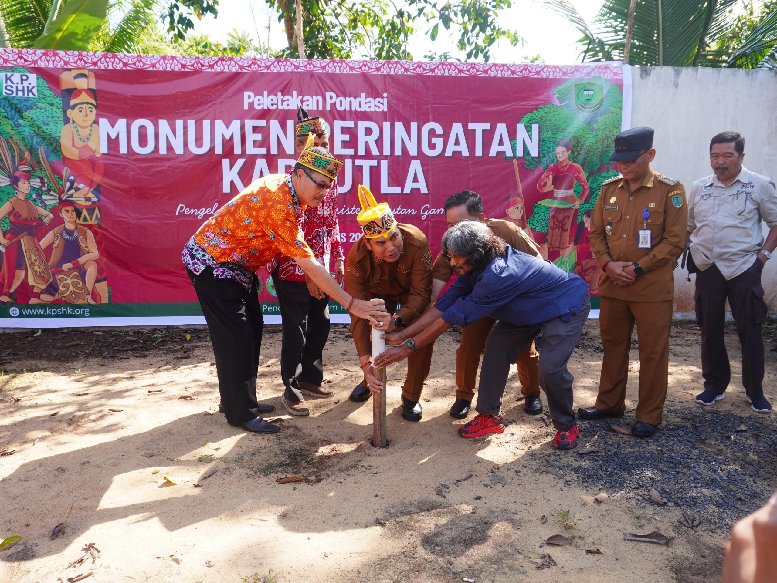 monumen karhutla