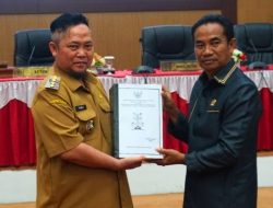Bupati Sampaikan Nota Keuangan dan Raperda Perubahan APBD Tahun Anggaran 2025