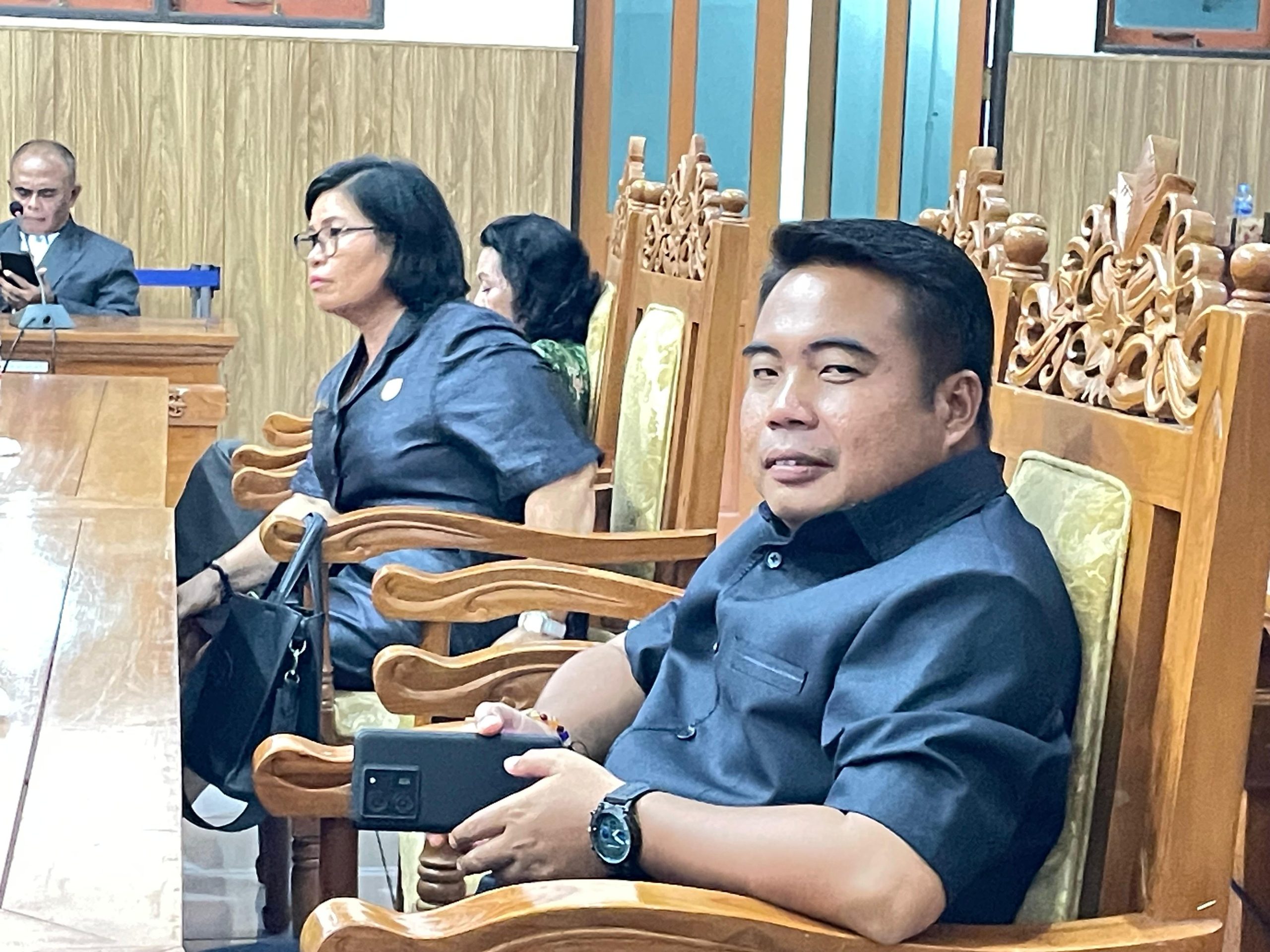 dprd gunung mas