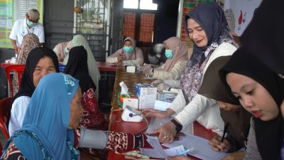 Peduli Kesehatan Lansia, PLN Kalselteng Menggelar Medical Check Up Gratis dan Bagikan Sembako