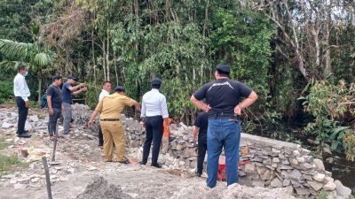 Penemuan Mayat Pria di Rawa Depan Gereja Kalawa Kasongan, Polisi Lakukan Penyelidikan