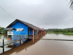 DPRD Kotim Desak Pemda Segera Perbaiki SDN Kunjung Lampuyang yang Rusak Akibat Banjir Rob